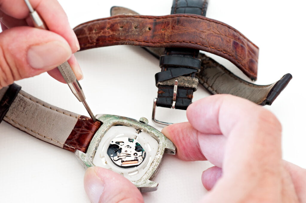 Cleaning an old watch found while magnet fishing