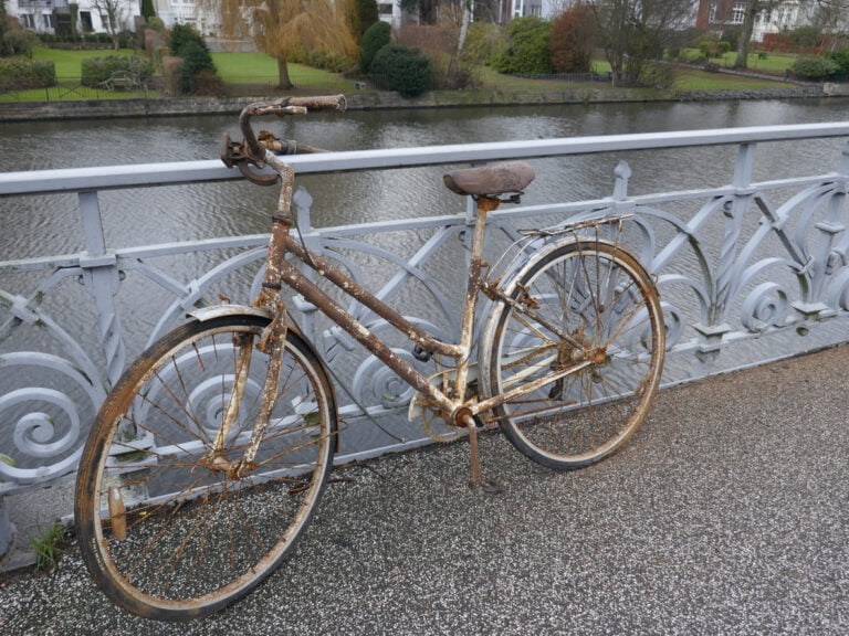 old bike found while magnet fishing